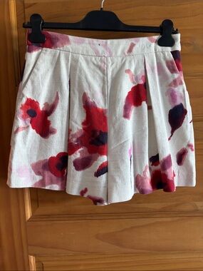 Zara White Floral Pleated Mini Skort with Poppy Red & Pink Print